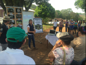 Dia de Campo na propriedade. Na ocasião, outros agricultores conheceram a casa, o pasto e a horta da família Deohn